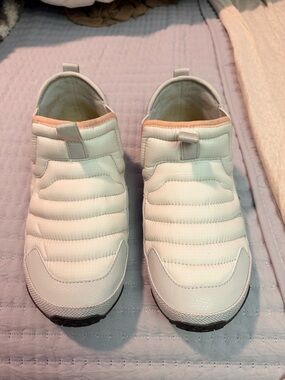 Teva ReEmber Terrain in neutral with pink accent